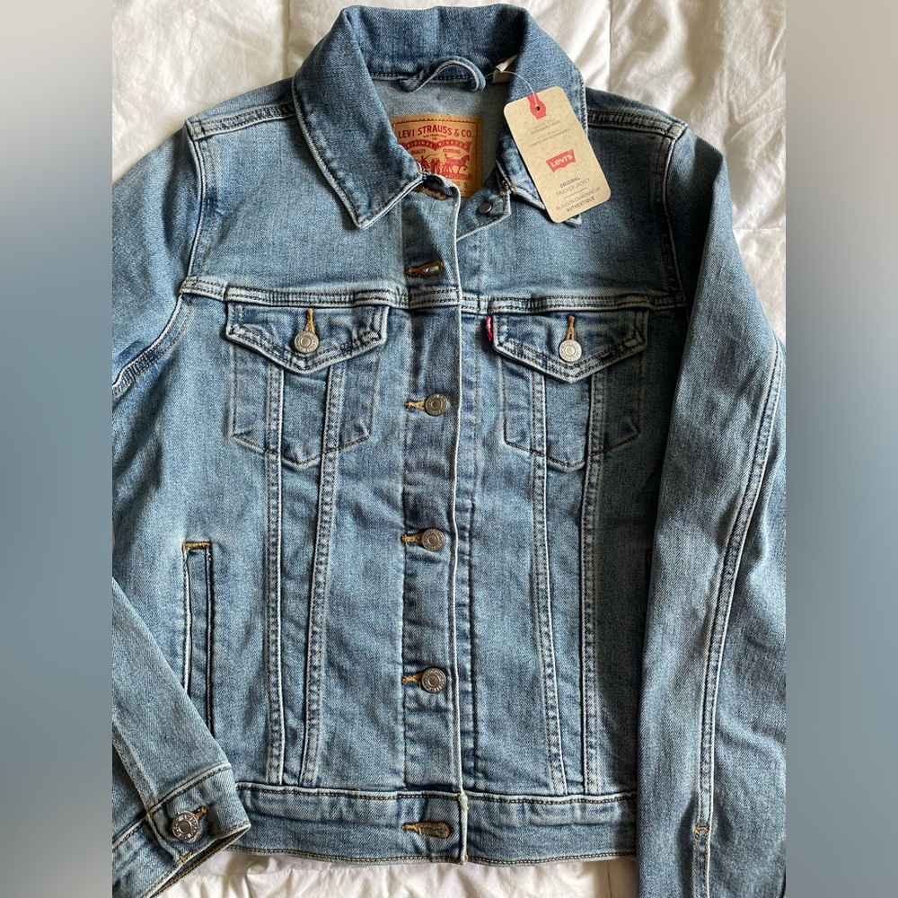 ⭐️Host Pick⭐️ NWT Levi's Light Blue Denim Trucker Jacket women’s small - Picture 6 of 14